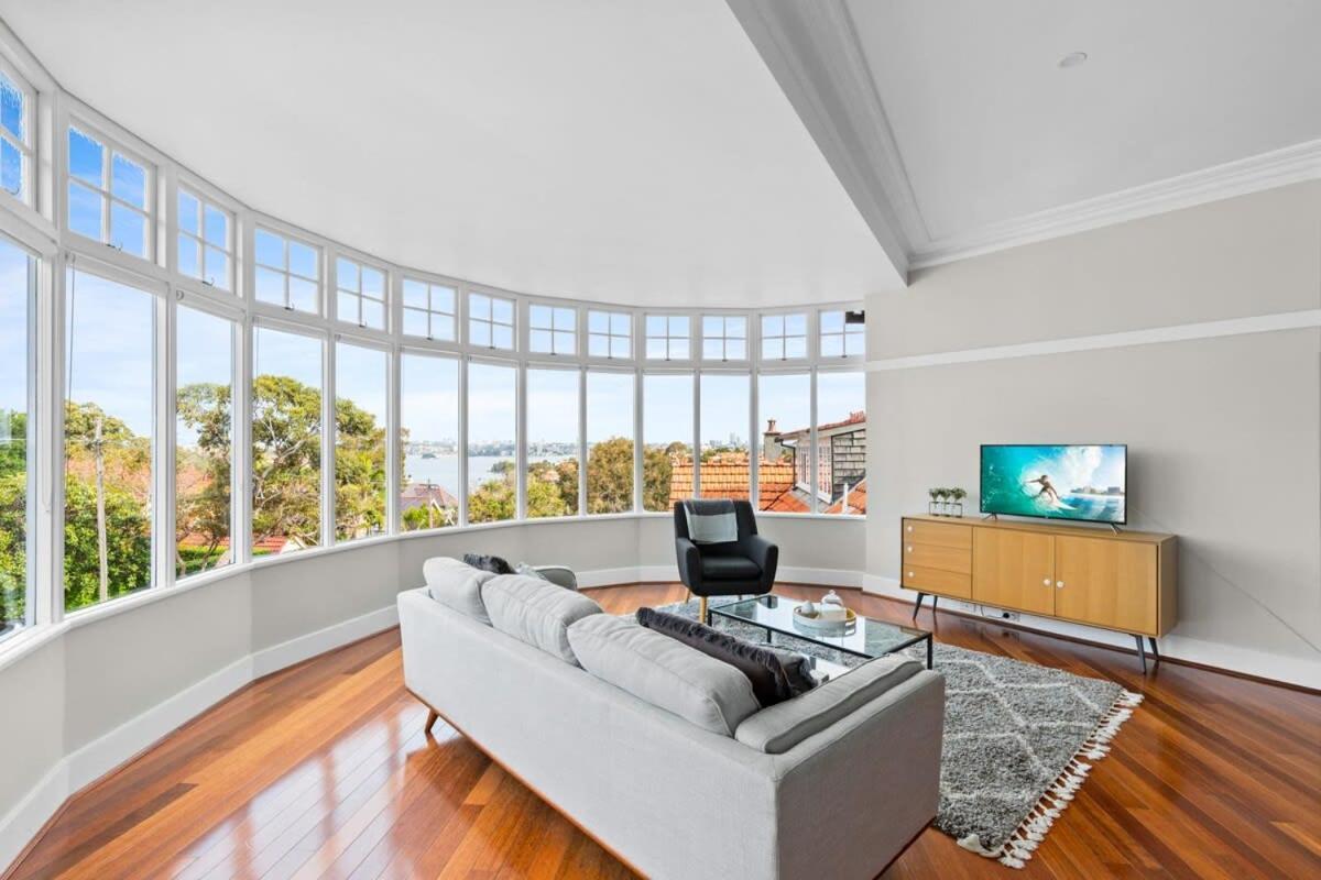 Huge Harbour View Apartment In Historic Home 시드니 외부 사진